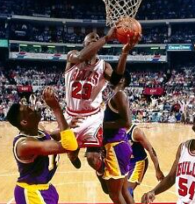 cara-melakukan-switch-hand-lay-up-dalam-basket