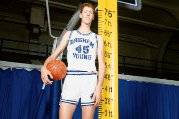 Pemain Basket Tertinggi Dalam Sejarah Dunia pemain-basket-tertinggi-dalam-sejarah-dunia