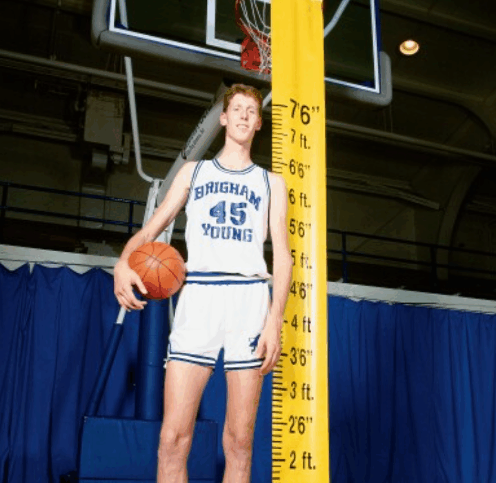 pemain-basket-tertinggi-dalam-sejarah-dunia