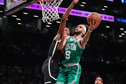 derrick-white-ingin-ngeblock-juml-shot-kevin-durant