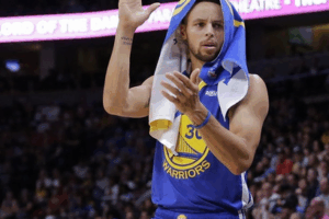 steph-curry-diprediksi-akan-bermain-saat-melawan-thunder