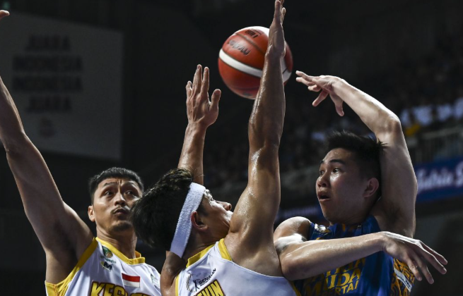 evolusi-peran-center-basket-dari-post-ke-stretch-five