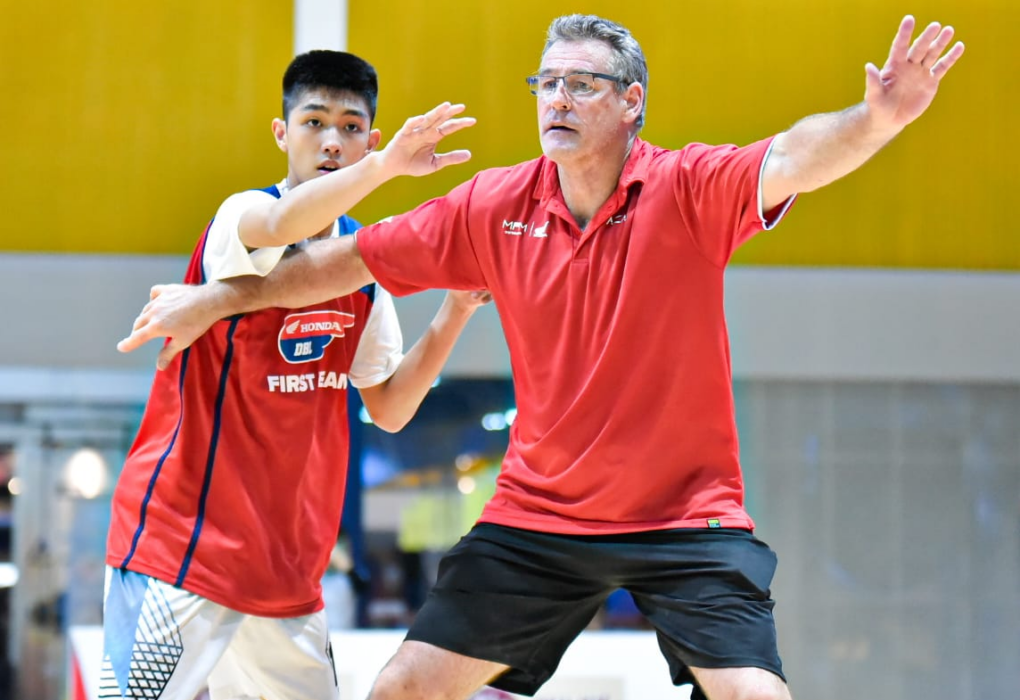 Strategi Pick and Roll dalam Menembus Pertahanan Rapat