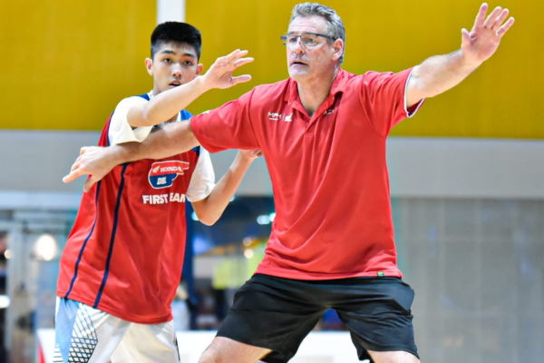 Strategi Pick and Roll dalam Menembus Pertahanan Rapat